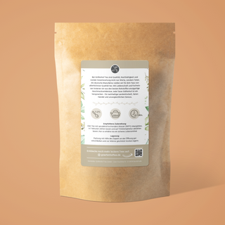 Die Rückseite unseres puren BIO Rooibos Tees beschreibt die korrekte Zubereitung: Nehme 1-2 TL des puren Rooibos Tees und übergieße diese mit 200 ml kochend heißem Wasser. Nach 4-7 Minuten Ziehzeit kannst du den Tee genießen, sobald er abgekühlt ist.