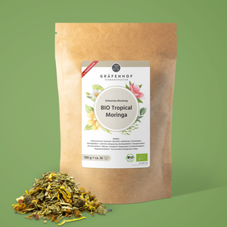 Die Vorderseite unseres BIO Tropical Moringa Tees enthält Informationen über die Zutaten, die Menge an Portionen und BIO Zertifizierung. 